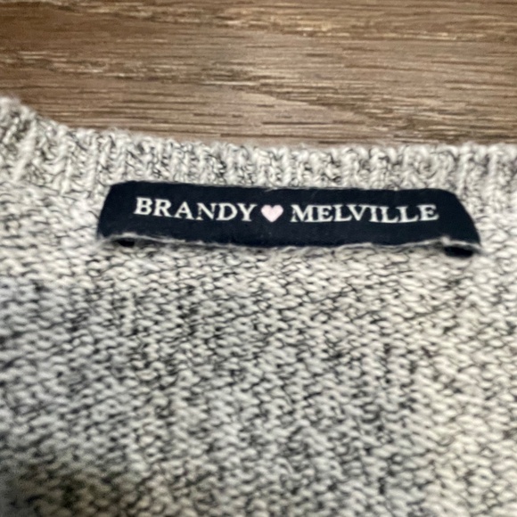 Brandy Melville V-Neck Sweater Gray OS Cozy Warm Winter - Picture 10 of 10